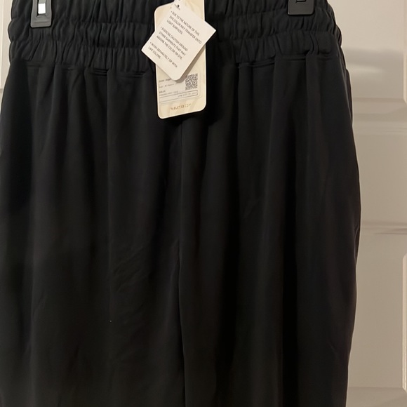Fabletics black Blaine Harem pull on Pant II SZ M NWT workout pants comfortable - Picture 9 of 15